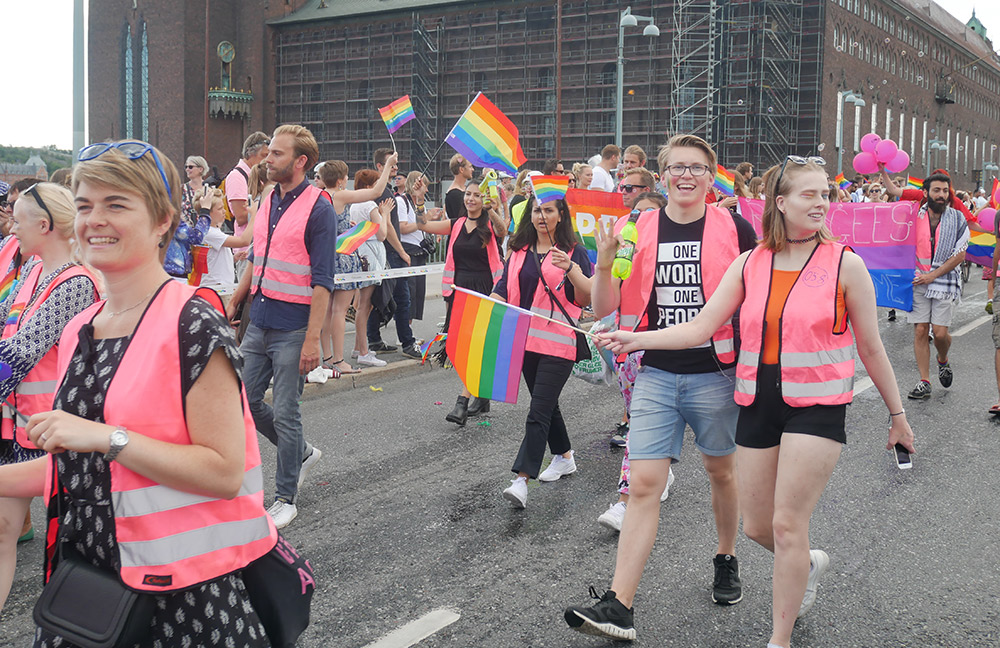 Pride-stadshuset-close-1000